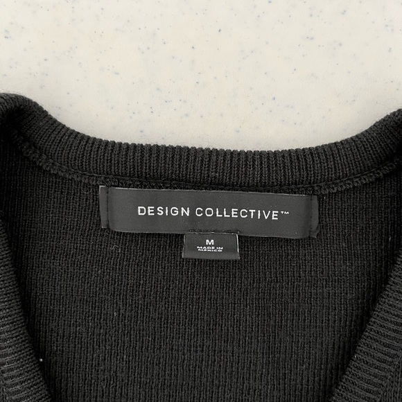 DESIGN COLLECTIVE Black size Medium V-Neck acrylic sweater - Picture 2 of 9